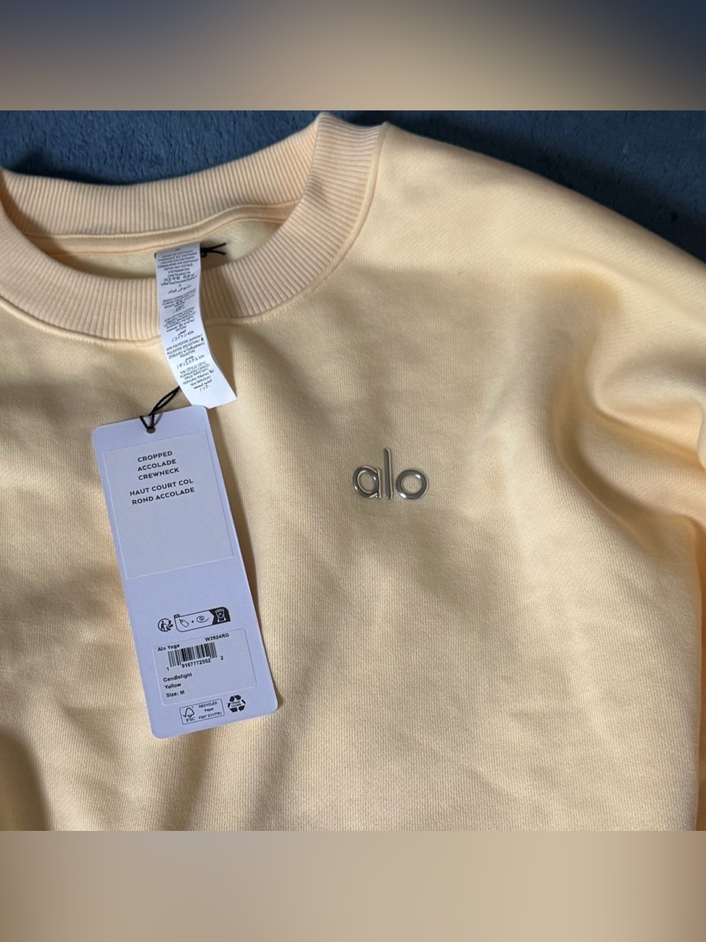ALO YOGA NWT CANDLELIGHT YELLOW cropped sweatshirt (M) shorts (S) tank (M) - Picture 4 of 11